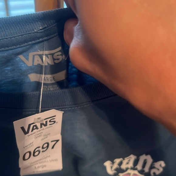 Vans long sleeve cotton tee. NWT size large. Blue color - Picture 3 of 4